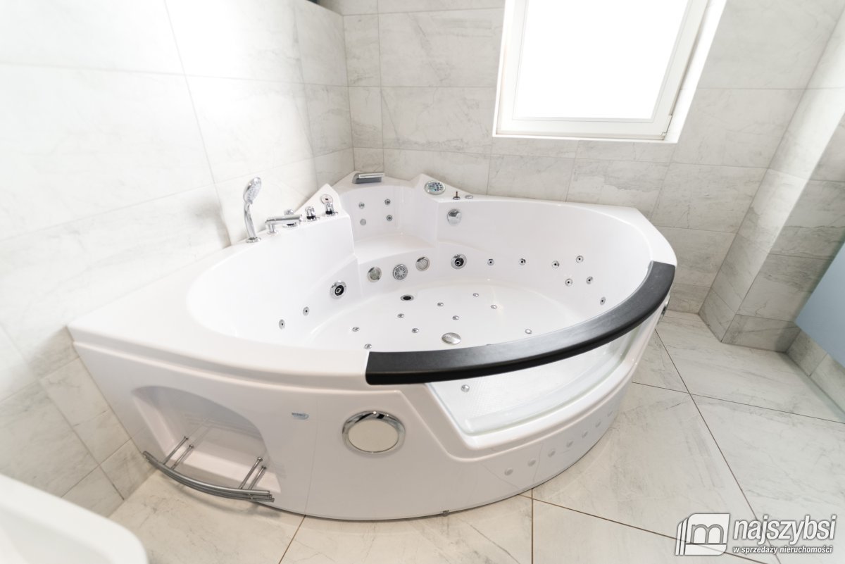 Goleniów -  Komfortowy dom z basenem (27)