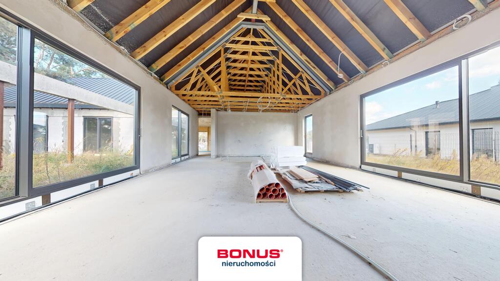 Parterowy dom przy lesie z dużą działką (7)