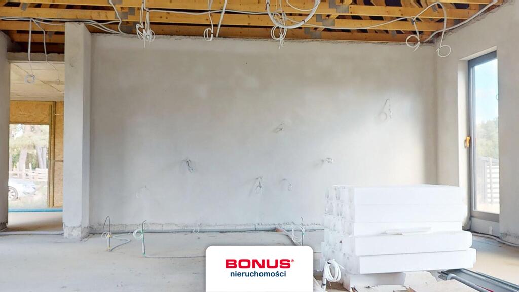 Parterowy dom przy lesie z dużą działką (10)