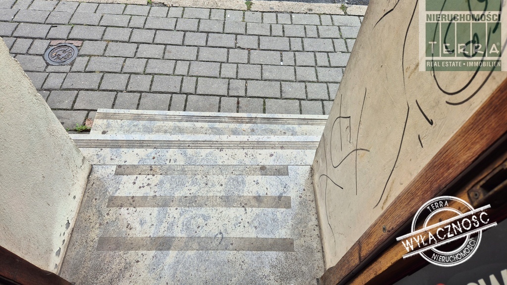 Lokal handlowy w śródmieściu (14)