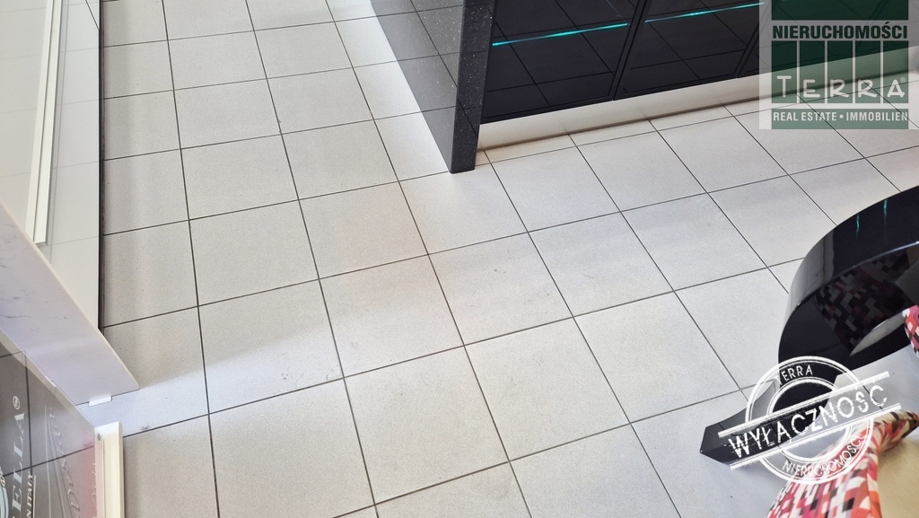 Lokal handlowy w śródmieściu (13)