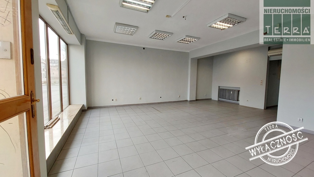 Lokal handlowy w śródmieściu (3)