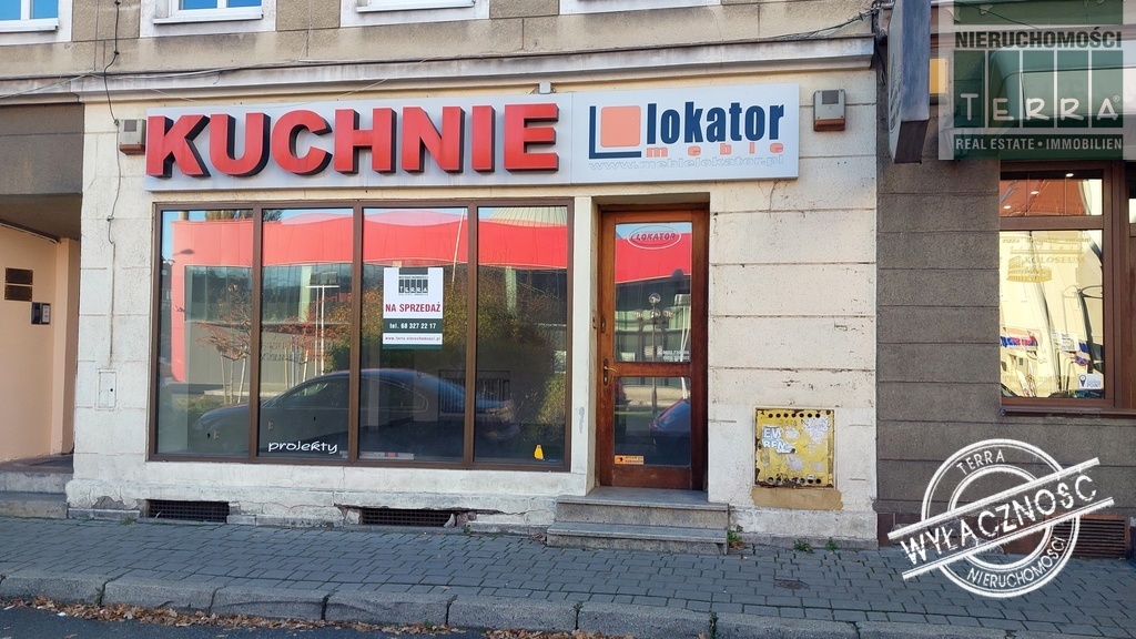 Lokal handlowy w śródmieściu (2)