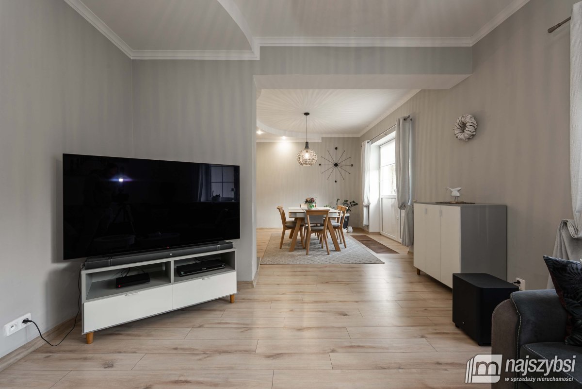 PARSOWO-OGROMNA POSIADŁOŚĆ NA UBOCZU  (12)