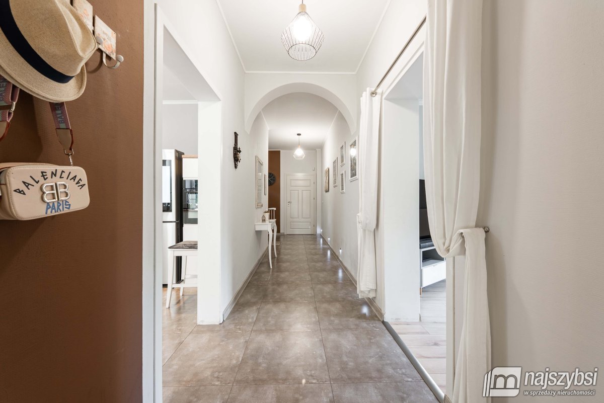 PARSOWO-OGROMNA POSIADŁOŚĆ NA UBOCZU  (19)