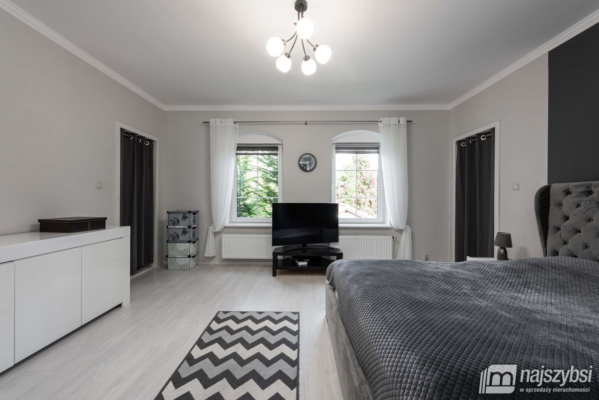 PARSOWO-OGROMNA POSIADŁOŚĆ NA UBOCZU  (26)