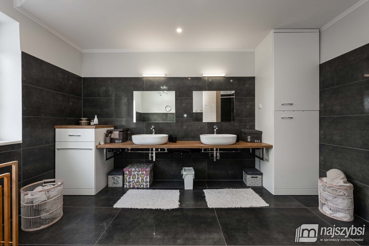 PARSOWO-OGROMNA POSIADŁOŚĆ NA UBOCZU  (31)