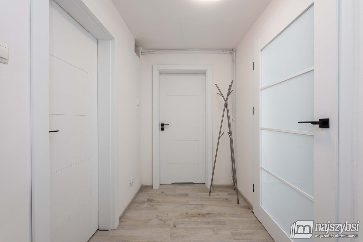 PARSOWO-OGROMNA POSIADŁOŚĆ NA UBOCZU  (38)