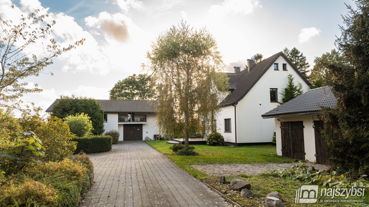 PARSOWO-OGROMNA POSIADŁOŚĆ NA UBOCZU  (8)