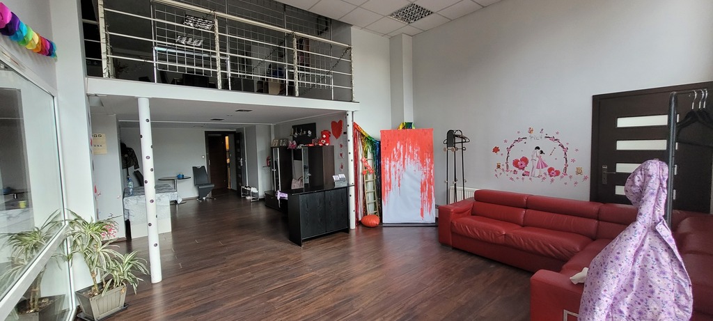 lokal usługowo- biurowy 204 m2! (1)