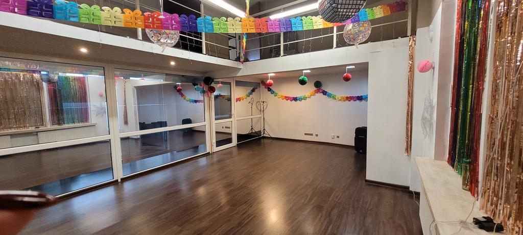 lokal usługowo- biurowy 204 m2! (3)