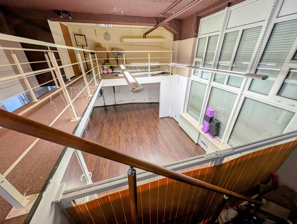 lokal usługowo- biurowy 204 m2! (4)