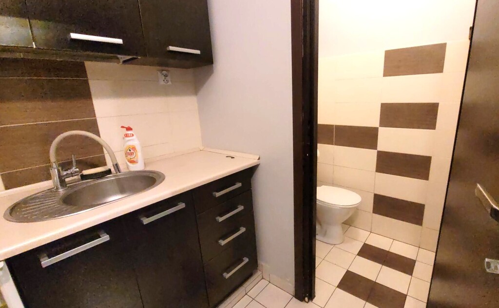 lokal usługowo- biurowy 204 m2! (3)