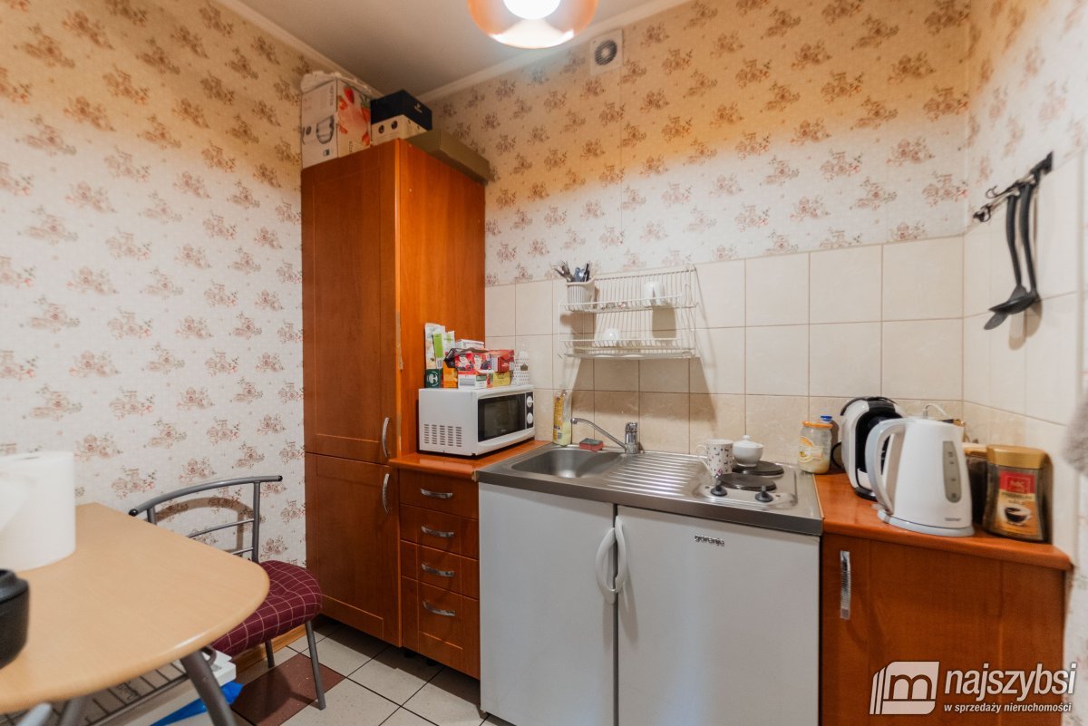 Nowogard - budynek mieszkalno-usługowy w centrum (14)