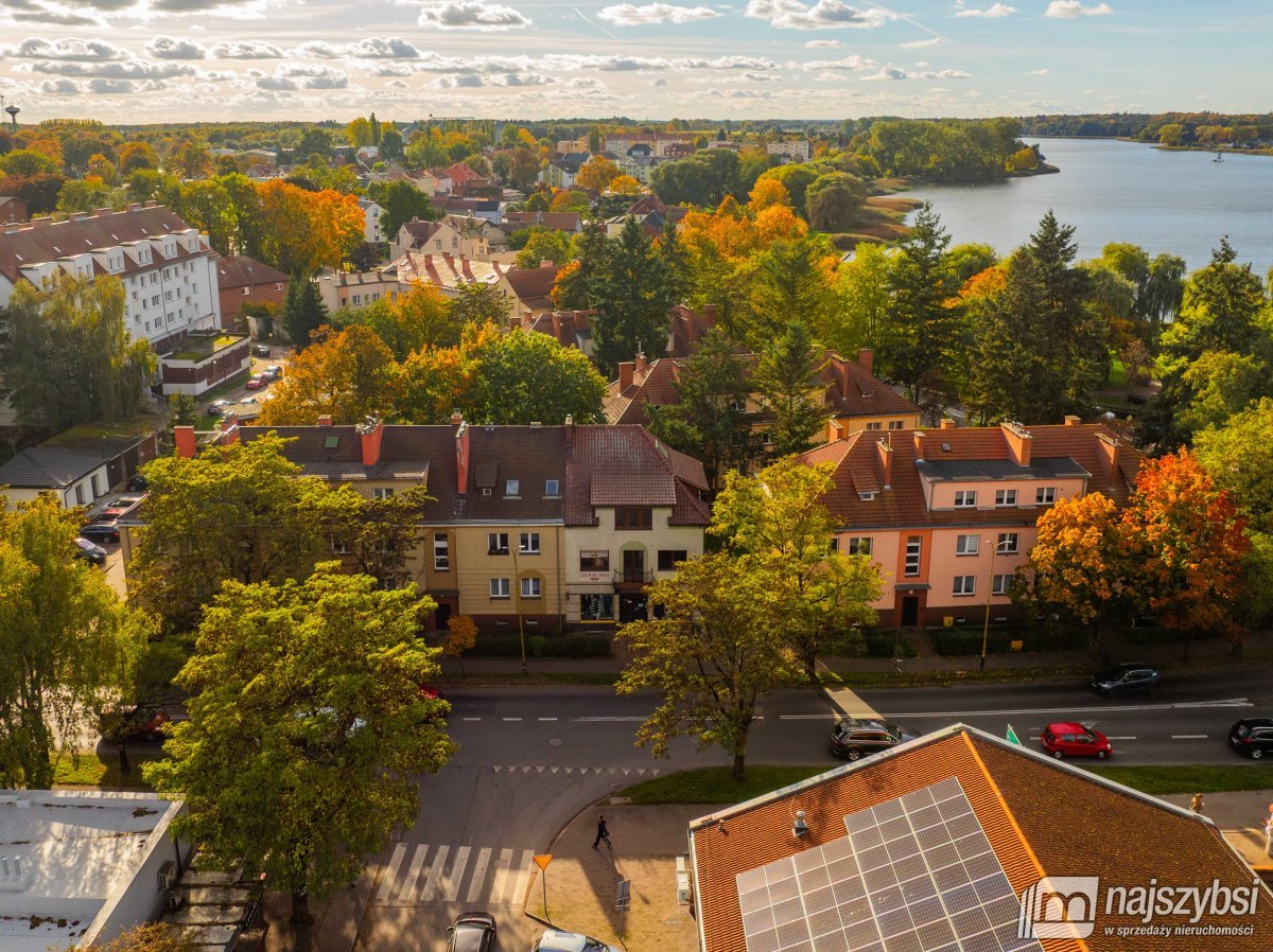 Nowogard - budynek mieszkalno-usługowy w centrum (25)