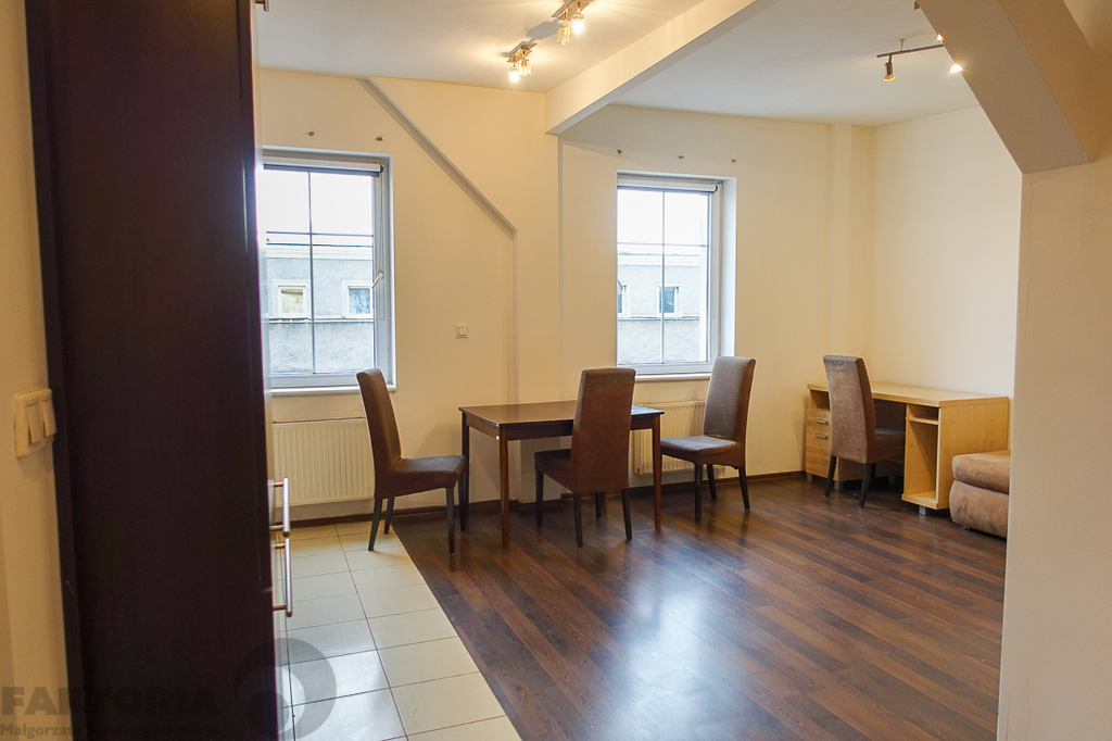 2 pokoje 49,26 m2, stan dobry, IV p 380000 (1)