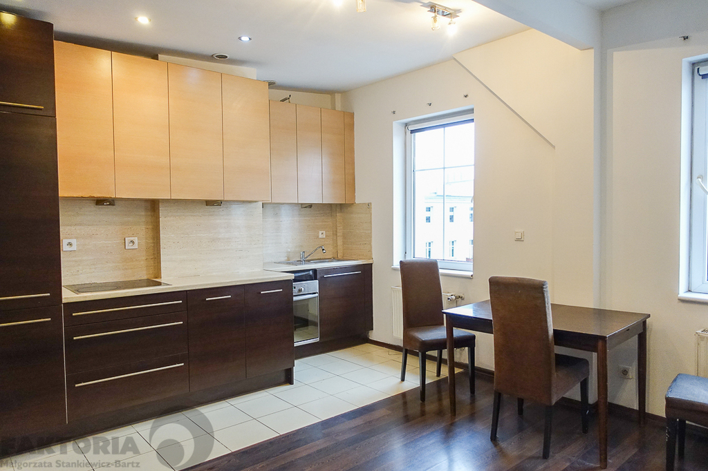 2 pokoje 49,26 m2, stan dobry, IV p 380000 (2)