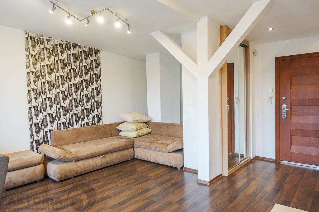 2 pokoje 49,26 m2, stan dobry, IV p 380000 (3)