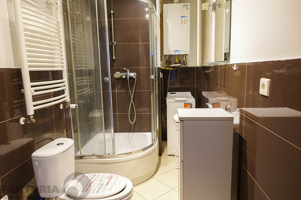 2 pokoje 49,26 m2, stan dobry, IV p 380000 (8)