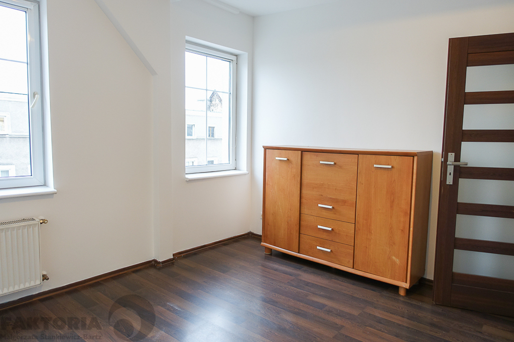 2 pokoje 49,26 m2, stan dobry, IV p 380000 (16)