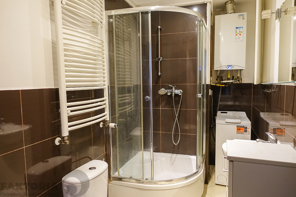 2 pokoje 49,26 m2, stan dobry, IV p 380000 (27)