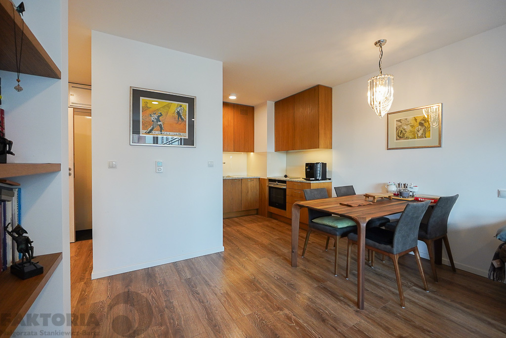 Stare Miasto Apartament 2 pok, + miejsce postojowe (6)