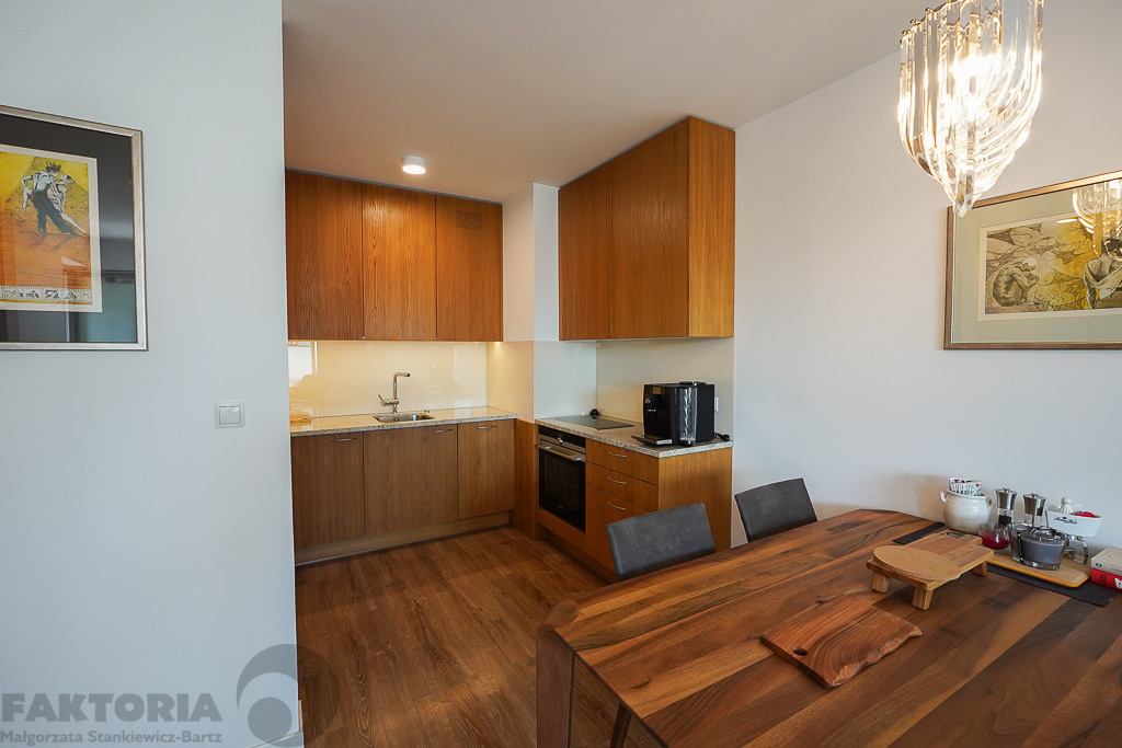 Stare Miasto Apartament 2 pok, + miejsce postojowe (7)