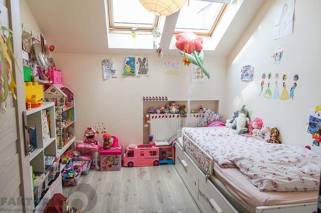 Mieszkanie 4 pokoje, balkon m. parkingowe naziemne (10)