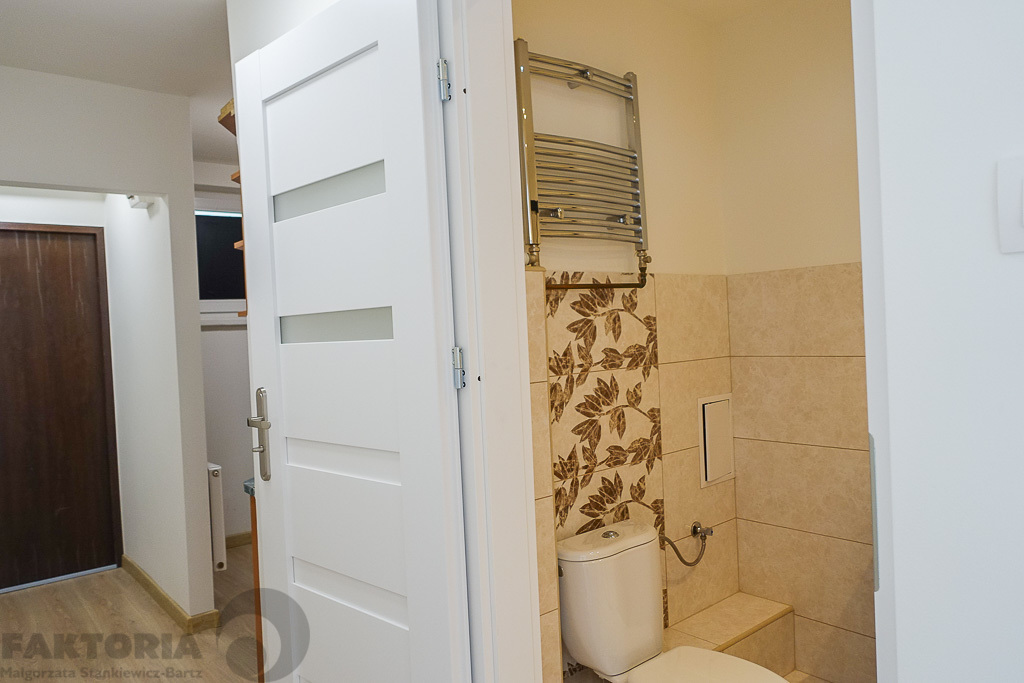 Pl. Rodła 2 pokoje 34,5 m2 po remoncie, II p. (1)