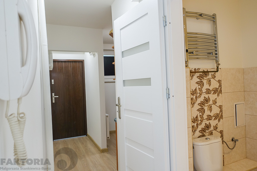 Pl. Rodła 2 pokoje 34,5 m2 po remoncie, II p. (4)