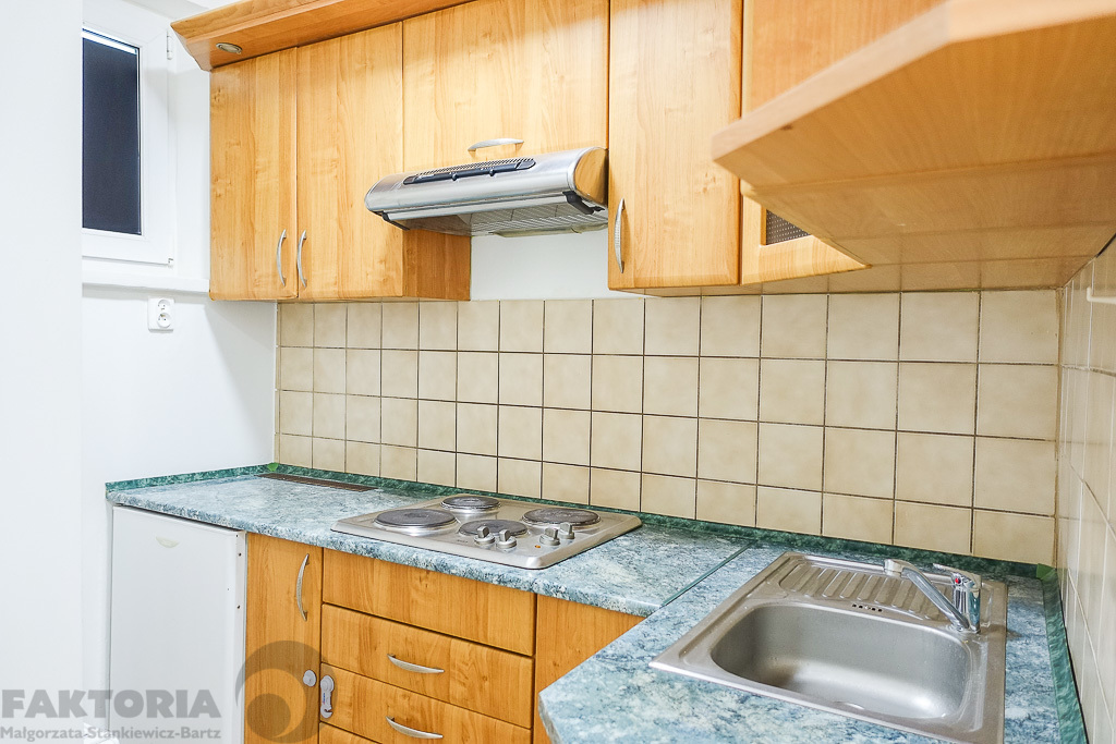 Pl. Rodła 2 pokoje 34,5 m2 po remoncie, II p. (10)