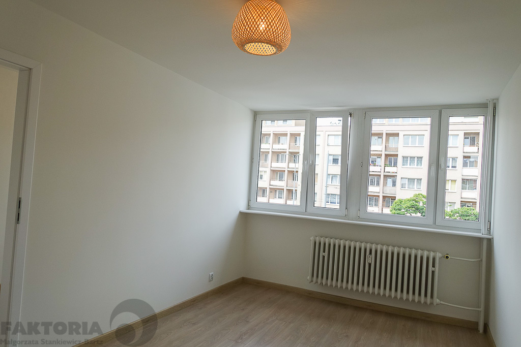 Pl. Rodła 2 pokoje 34,5 m2 po remoncie, II p. (14)