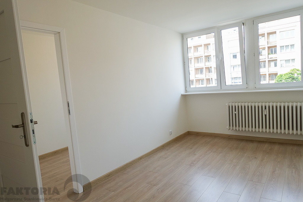 Pl. Rodła 2 pokoje 34,5 m2 po remoncie, II p. (21)