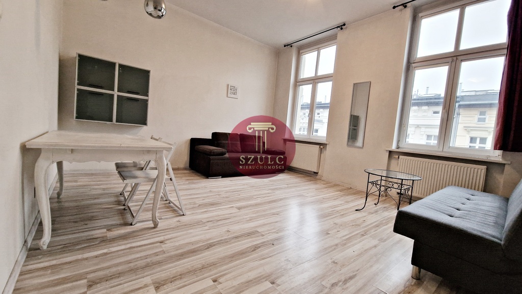 2 pokoje blisko Bramy Portowej. (1)