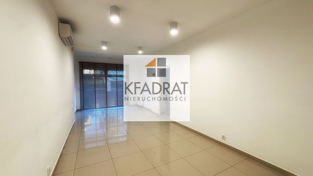 Top lokal w centrum z własnym parkingiem (7)