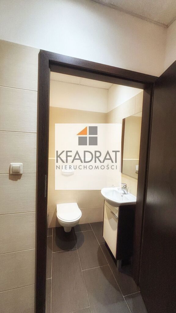 Top lokal w centrum z własnym parkingiem (13)