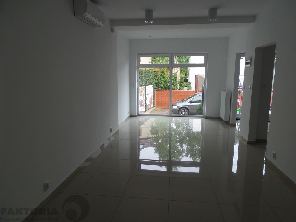 Śródmieście. Lokal usługowy 118 m2 7800 zł netto (3)