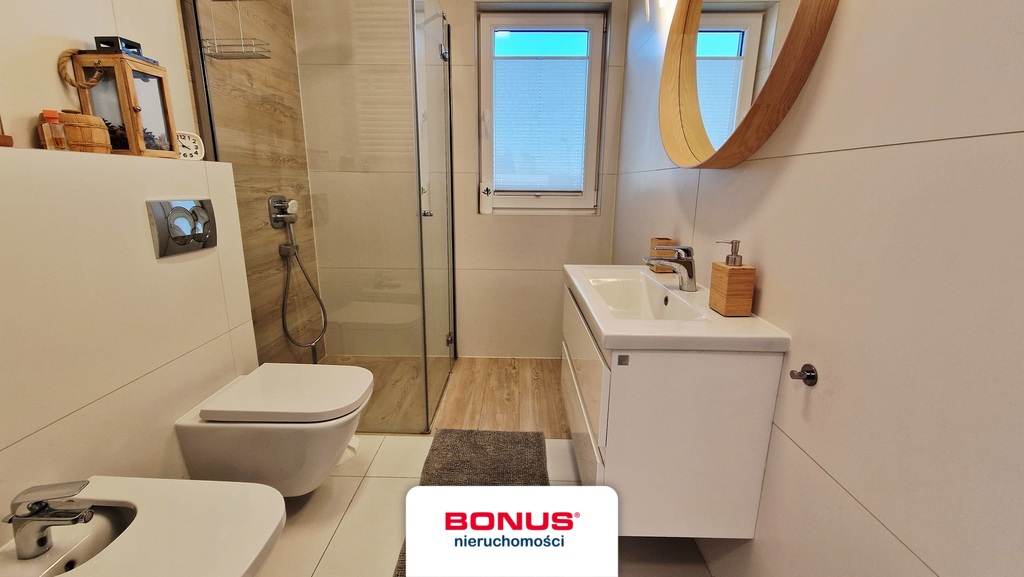 Dwupoziomowy apartament z balkonem + 2 miejsca (4)