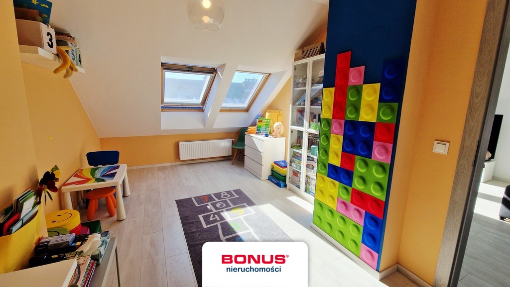 Dwupoziomowy apartament z balkonem + 2 miejsca (10)