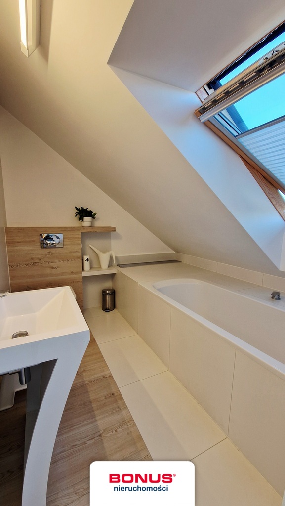 Dwupoziomowy apartament z balkonem + 2 miejsca (12)