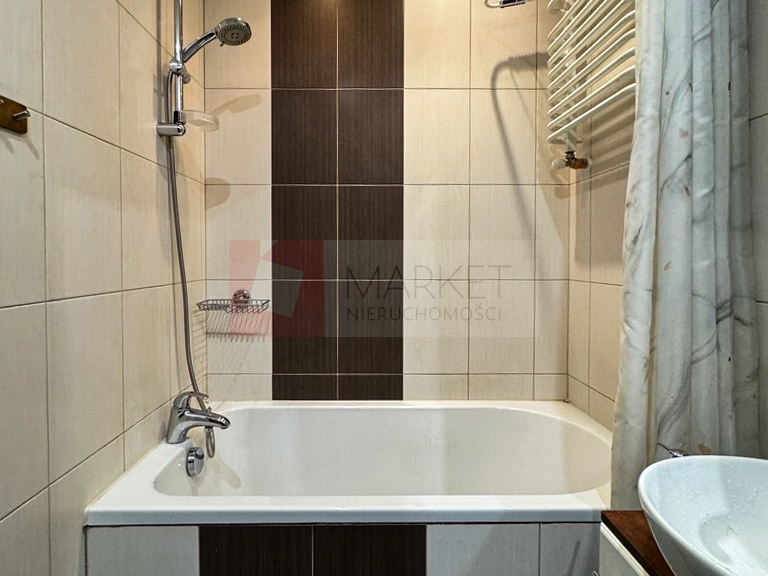 Do wynajęcia 2 pokoje, I piętro, Ul. Matejki (8)