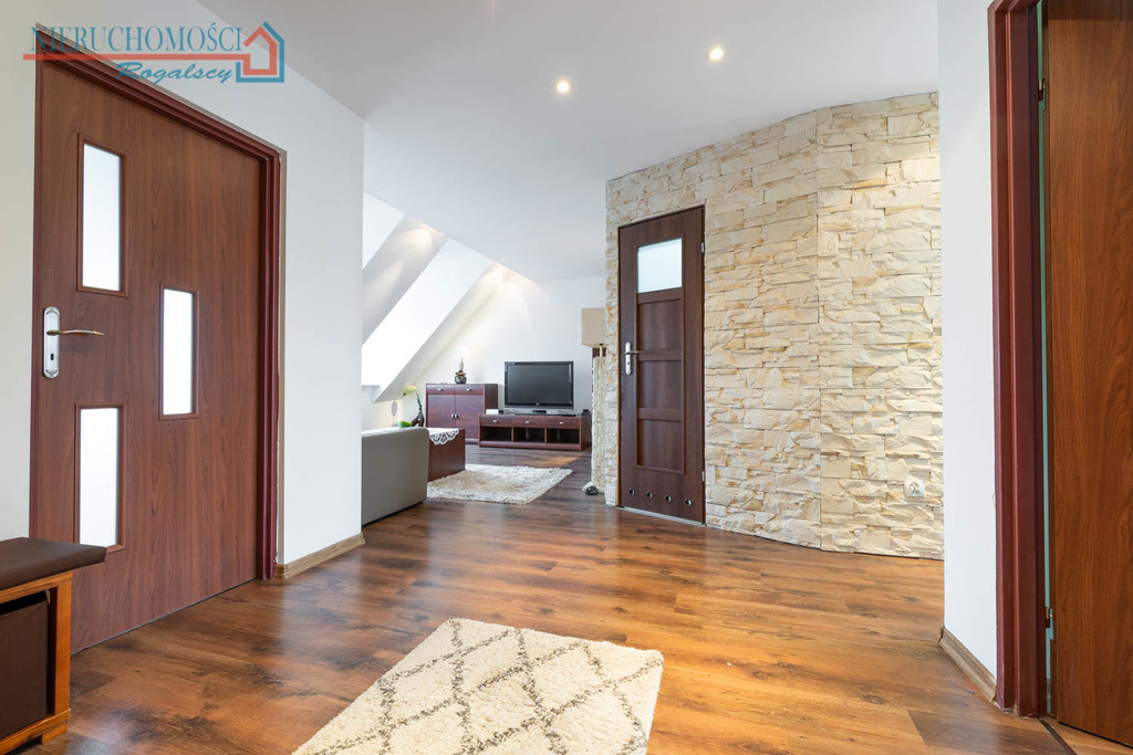 Duże mieszkanie  do wynajęcia - 5 pokoi (2)