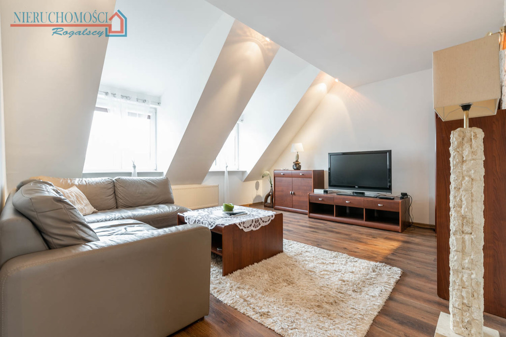 Duże mieszkanie  do wynajęcia - 5 pokoi (1)