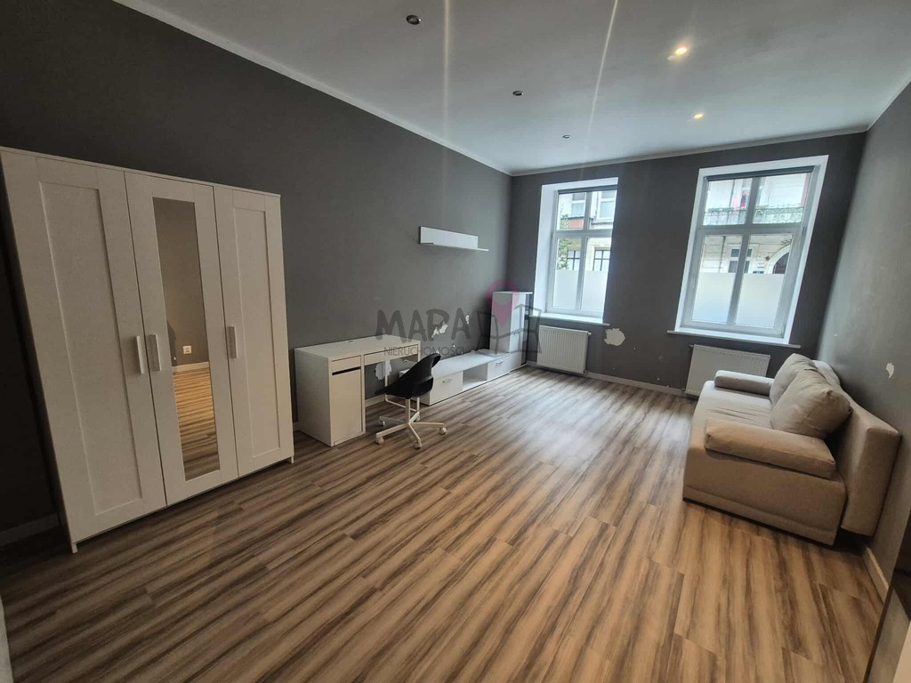 2 pokoje, parter, Centrum, kamienica- 42m2 +18m2 (1)