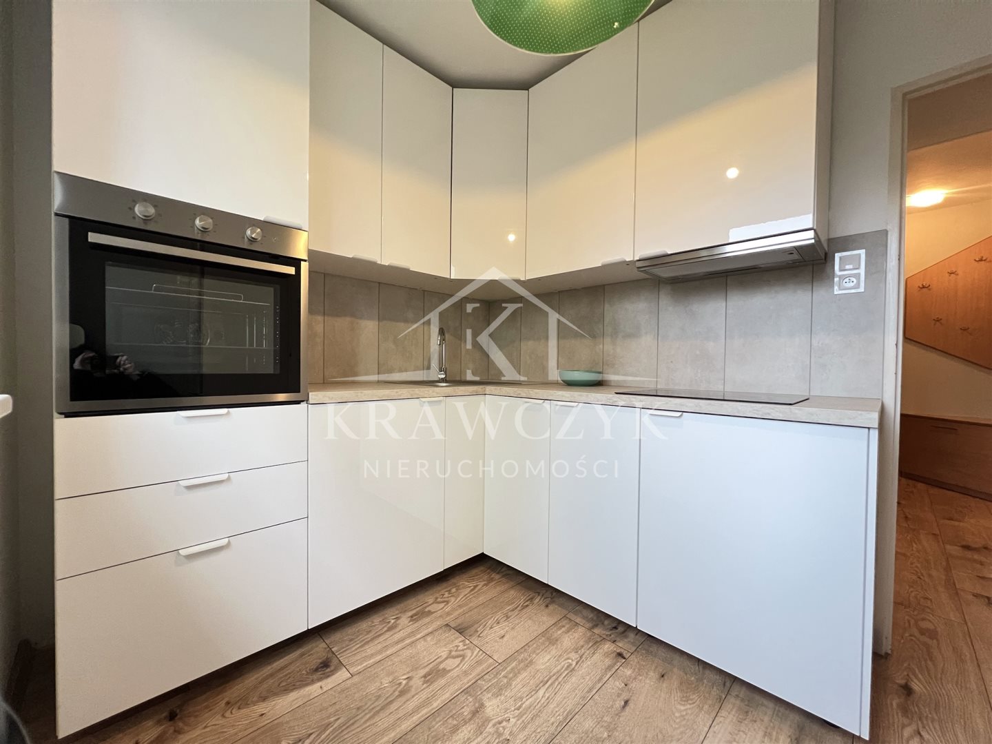 Kawalerka z oddzielną kuchnią i balkonem (3)