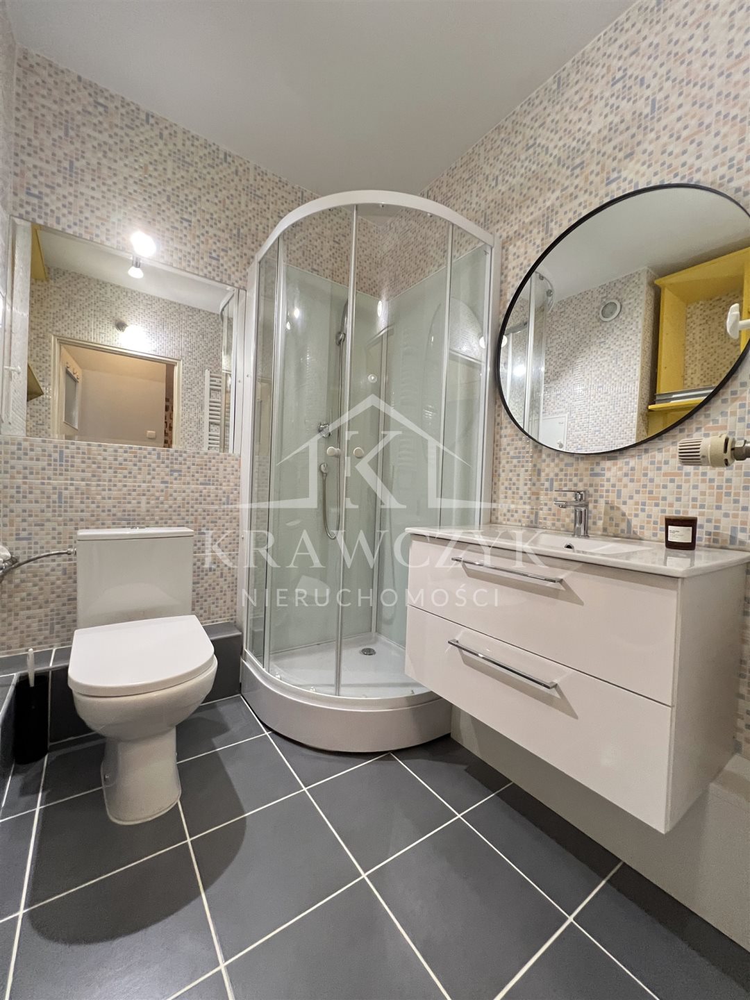 Kawalerka z oddzielną kuchnią i balkonem (4)