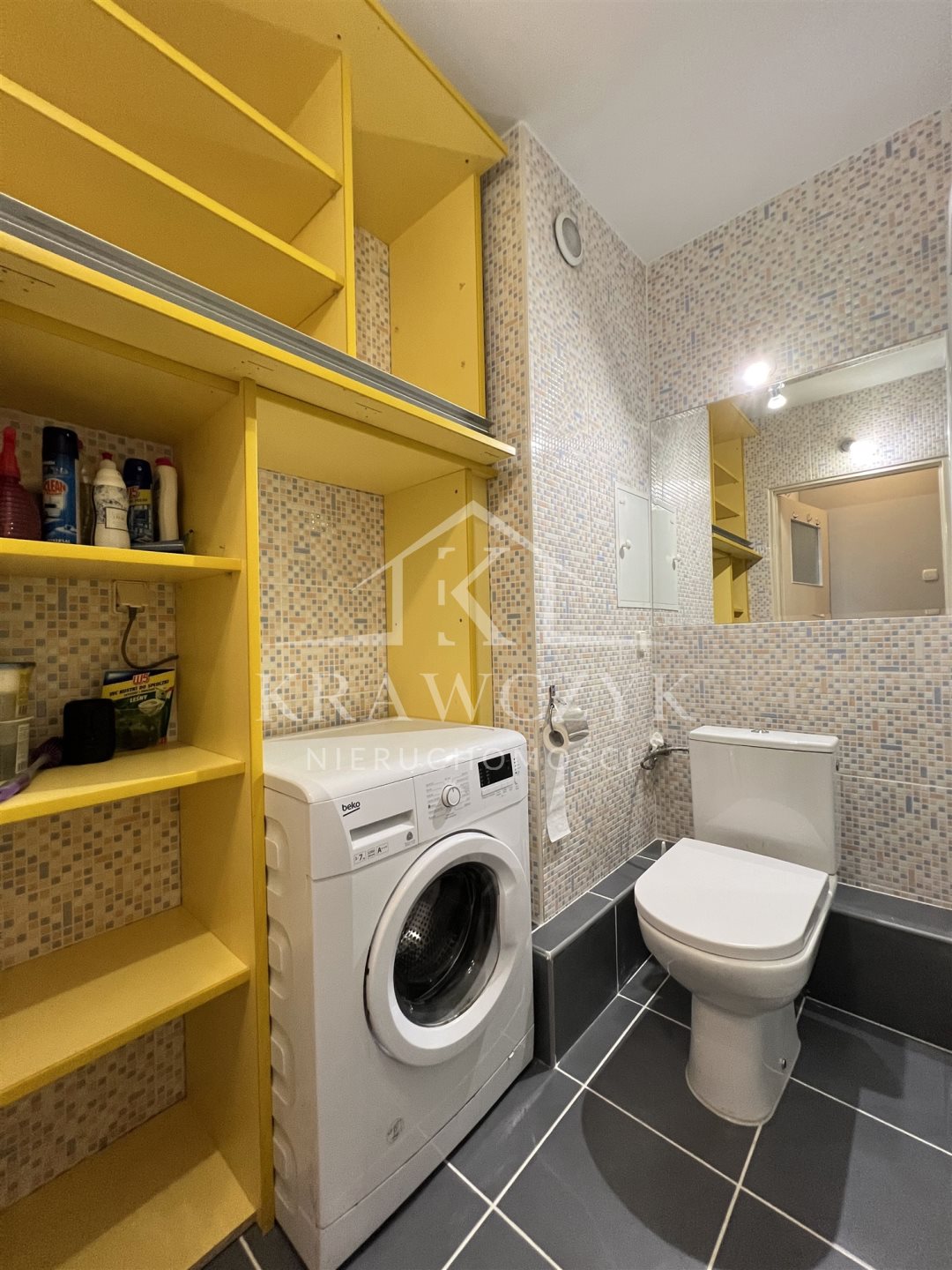 Kawalerka z oddzielną kuchnią i balkonem (5)