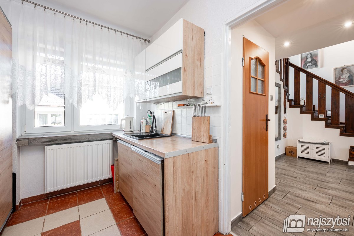 Płoty - przestronny dom w spokojnej części miasta! (13)