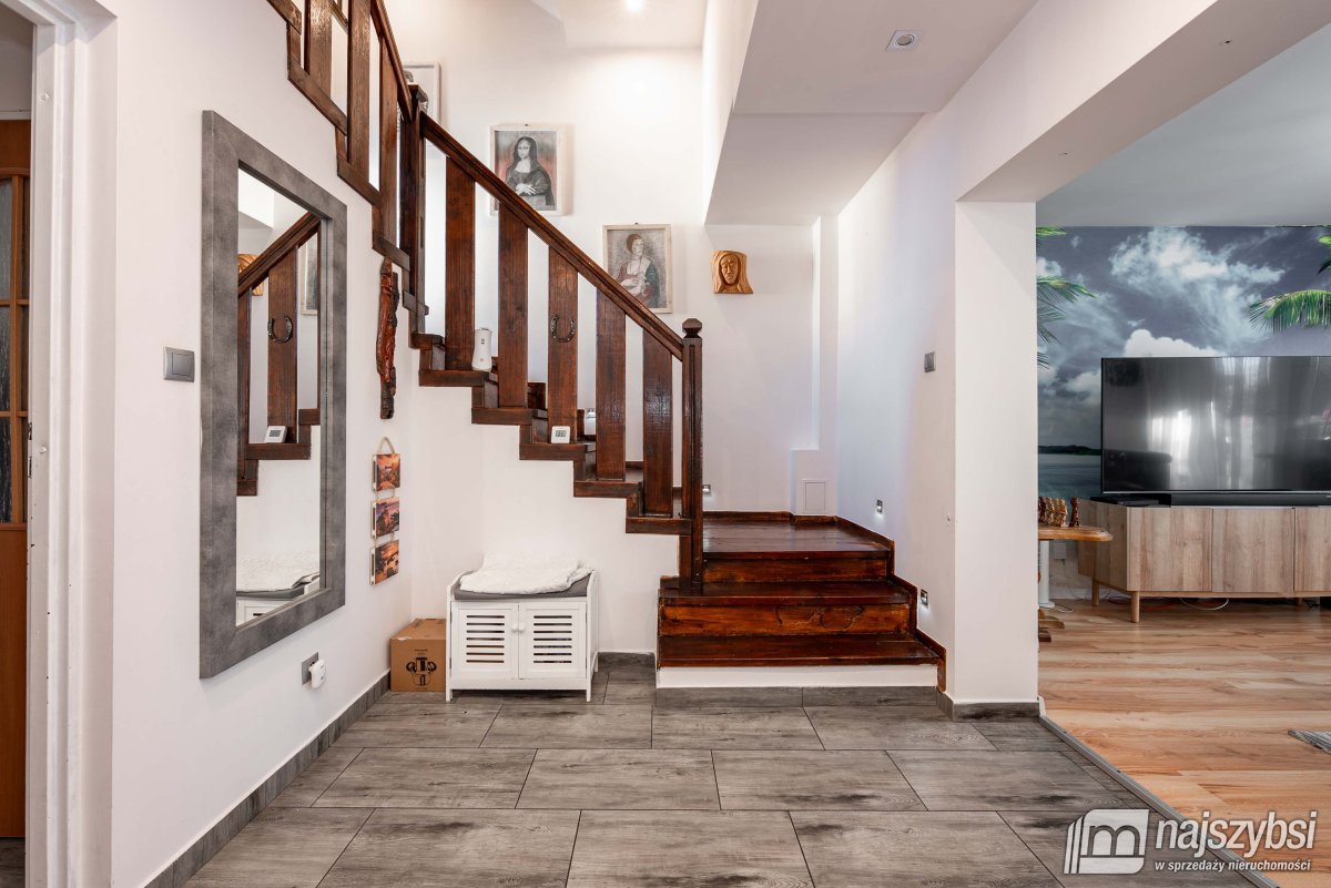 Płoty - przestronny dom w spokojnej części miasta! (15)