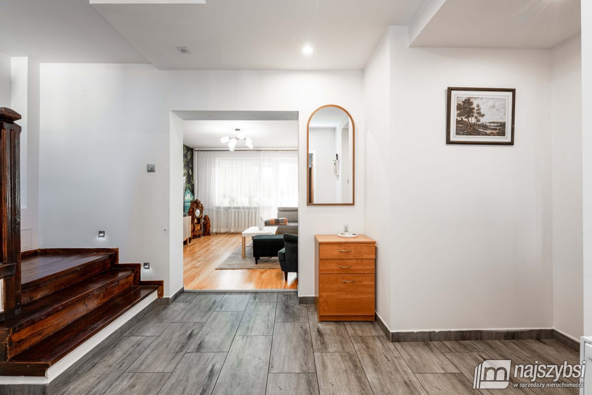 Płoty - przestronny dom w spokojnej części miasta! (16)